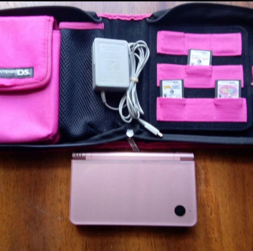 Used Nintendo DSi XL Bundle